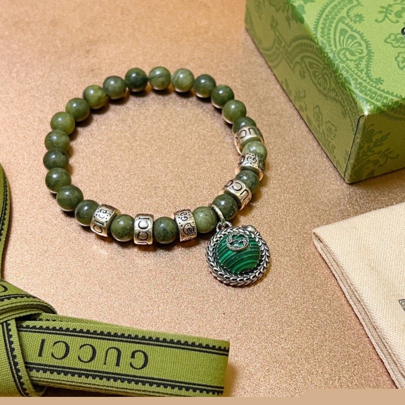 G*u*i bracelets